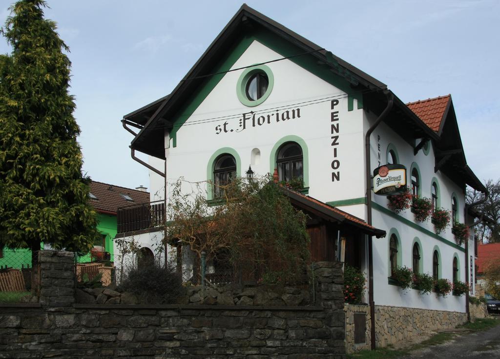Penzion St. Florian Příbor מראה חיצוני תמונה